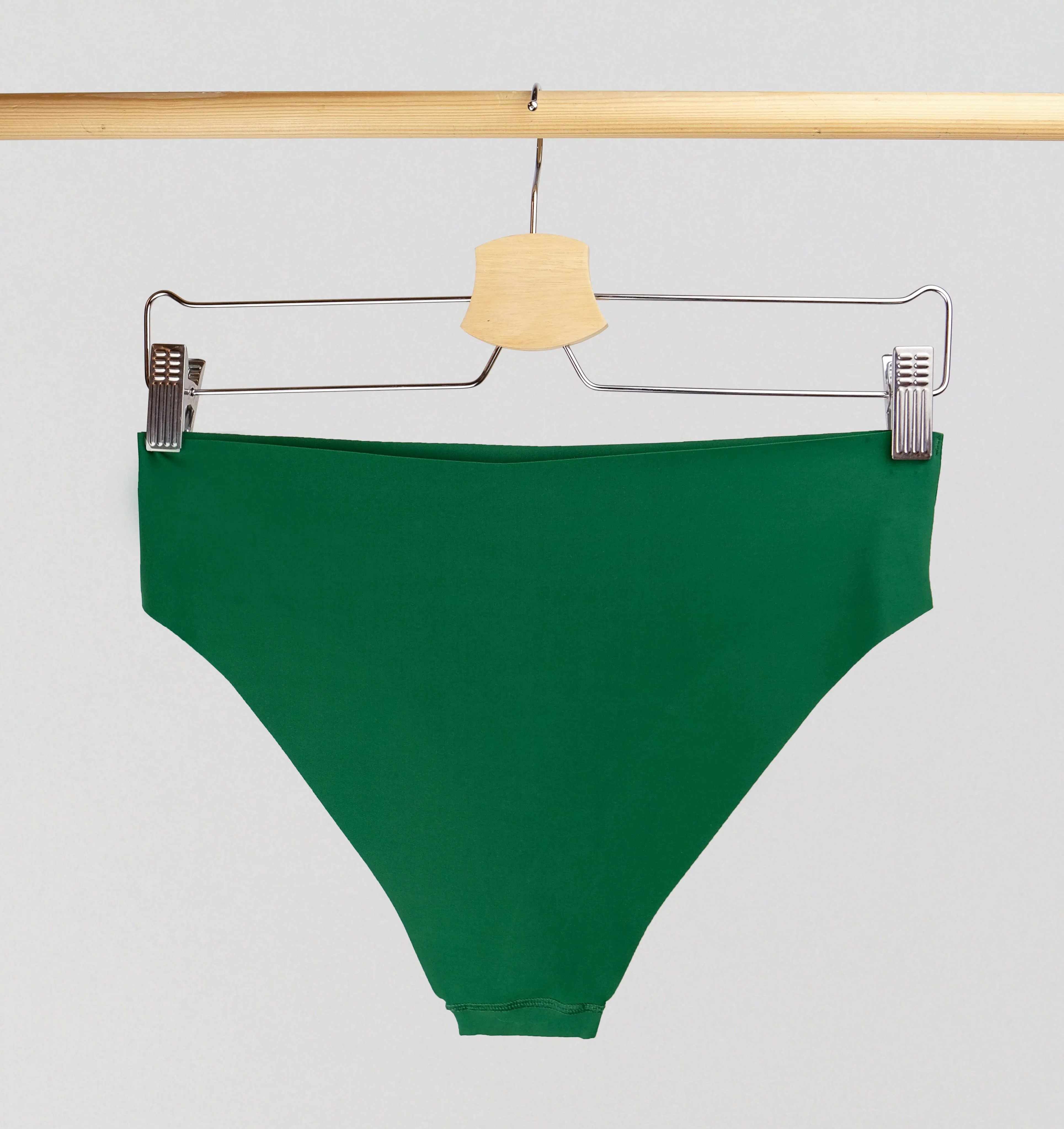 Body contour seamless tanga brief [Forest Green]