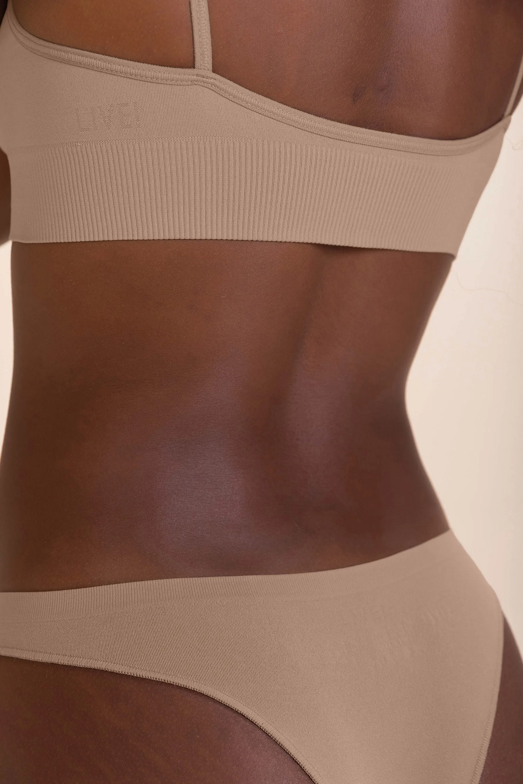 Seamless Curve Sports Bra